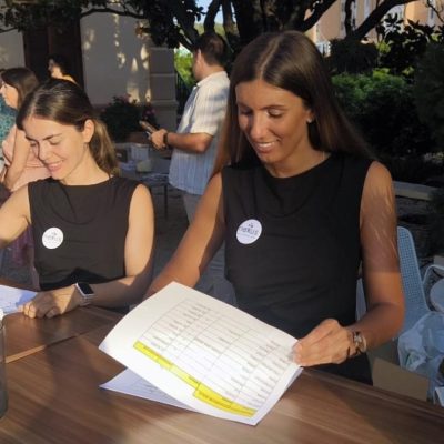 ¿Trabajas en eventos? Nexus te enseña a brillar con habilidades sociales (sin perder la sonrisa ni romper el protocolo). Porque conectar bien también es parte del uniforme.
